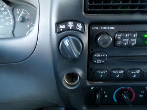 Used 2003 Ford Ranger XLT image 17