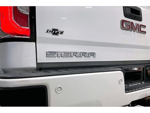 Used 2017 GMC Sierra 1500 Denali w/ Denali Ultimate Package AWD/4WD image 37