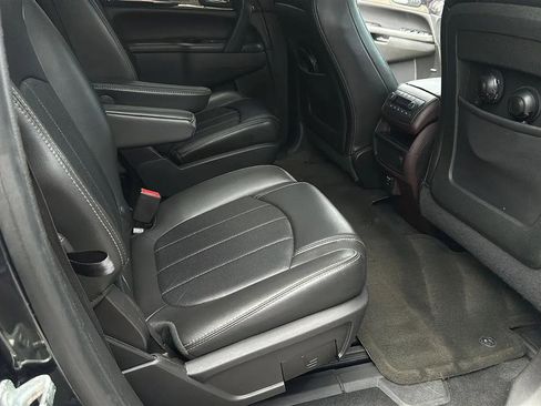 Used 2015 Buick Enclave Premium FWD image 25