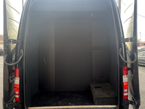 Used 2009 Dodge Sprinter 2500 image 7