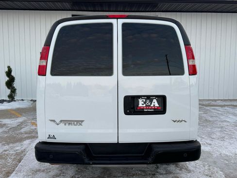 Used 2015 Chevrolet Express 2500 RWD image 6