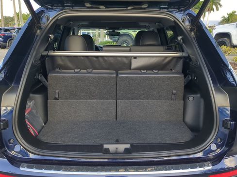 Used 2024 Mitsubishi Outlander SE Black Edition image 13