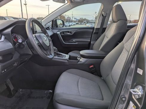 Used 2022 Toyota RAV4 XLE w/ Convenience Package image 25