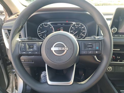 Certified 2023 Nissan Rogue SV image 18