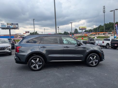 Used 2022 Kia Sorento S w/ Panoramic Sunroof Package FWD image 4