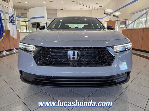 Used 2023 Honda Accord Sport image 2