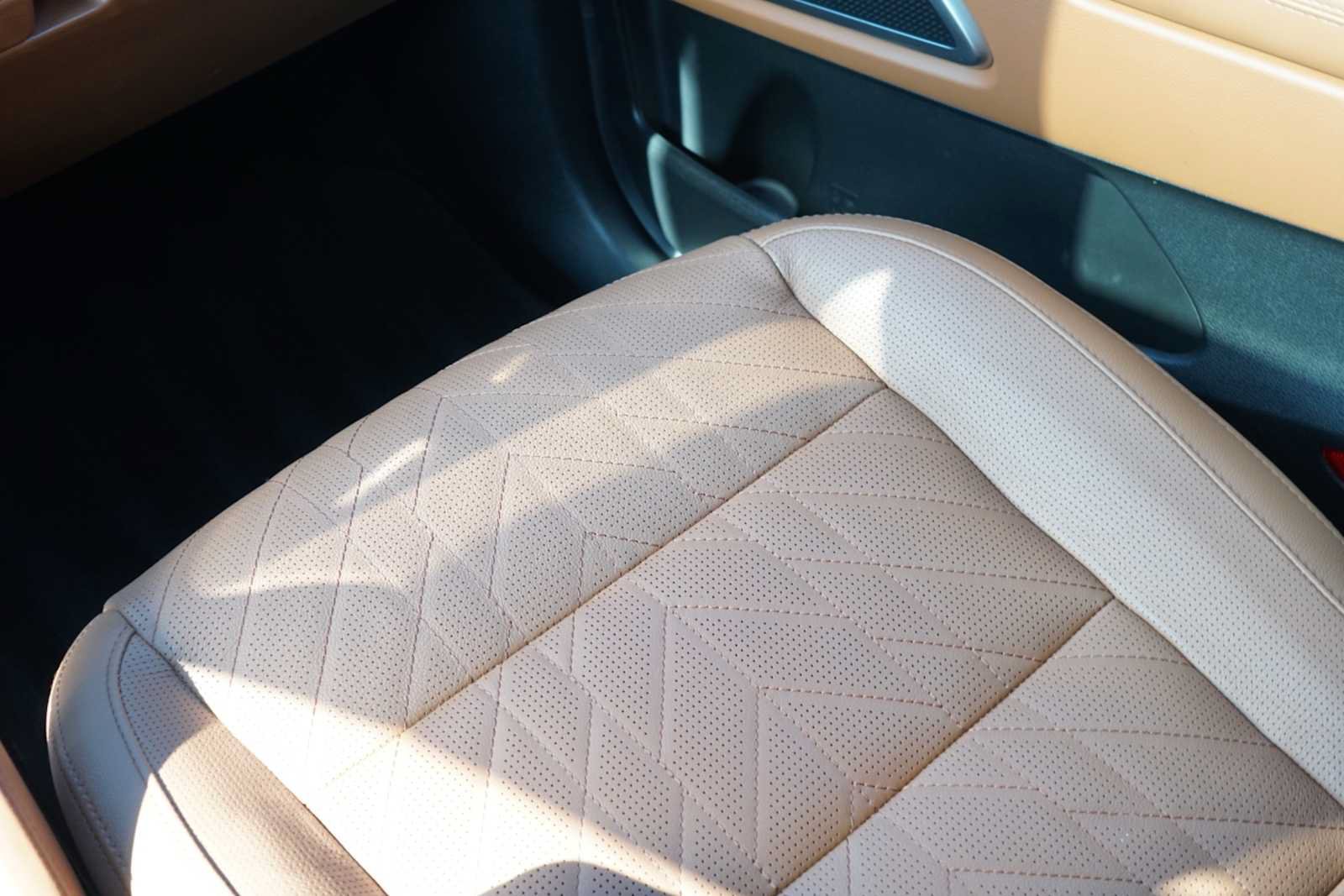 Certified 2025 Kia Telluride AWD image 24