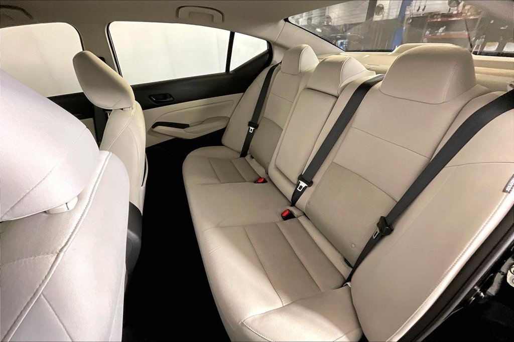 Used 2025 Nissan Altima 2.5 SV FWD image 31