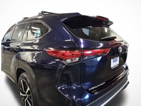 Used 2022 Toyota Highlander XSE image 48