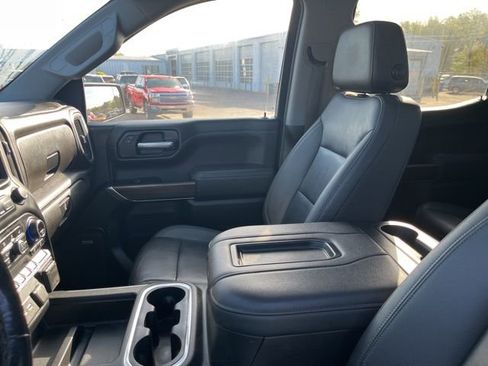 Used 2022 Chevrolet Silverado 1500 LT Trail Boss w/ Convenience Package II AWD/4WD image 9