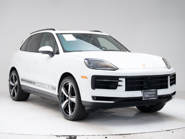 Certified 2026 Porsche Cayenne AWD/4WD image 32