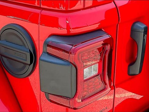 Used 2021 Jeep Wrangler Unlimited Rubicon AWD/4WD image 28