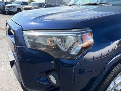 Used 2020 Toyota 4Runner SR5 Premium w/ Moonroof Package AWD/4WD image 38