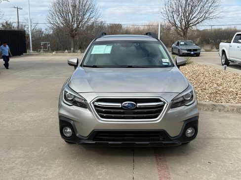 Used 2018 Subaru Outback 2.5i Limited image 9