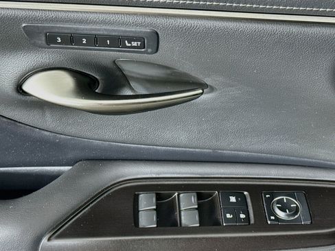 Used 2019 Lexus ES 350 w/ Premium Package FWD image 40