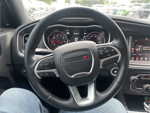 Used 2016 Dodge Charger SXT RWD image 9