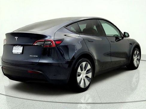 Used 2024 Tesla Model Y Long Range AWD/4WD image 5