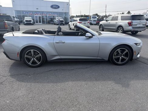 Used 2025 Ford Mustang Premium image 32