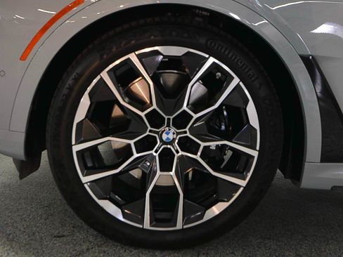 Certified 2026 BMW X7 M60i AWD/4WD image 5