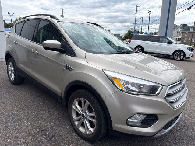 Used 2018 Ford Escape SE w/ Ford Safe & Smart Package AWD/4WD image 4