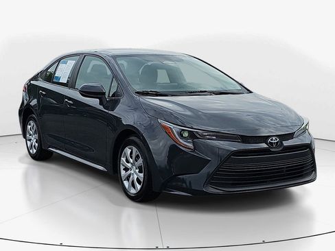Used 2024 Toyota Corolla LE FWD image 3