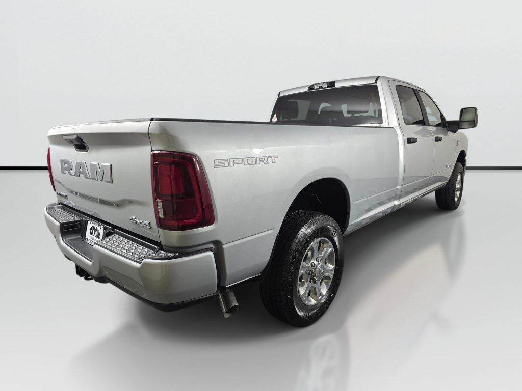New 2026 RAM 3500 Big Horn AWD/4WD image 4