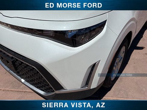 Used 2025 Kia Soul LX FWD image 3
