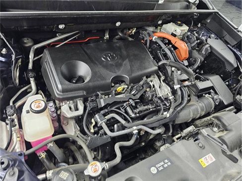 Used 2020 Toyota RAV4 XLE image 22