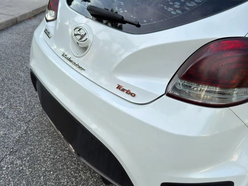 Used 2016 Hyundai Veloster Turbo FWD image 24