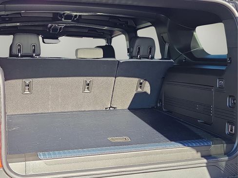 New 2026 GMC Hummer EV SUV w/ LPO, Dark Essentials Package image 9