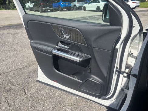 Used 2025 Mercedes-Benz GLA 250 image 18