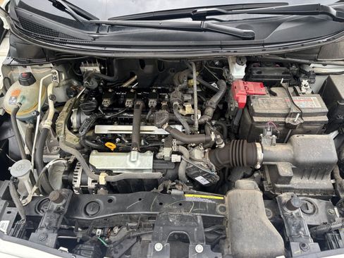 Used 2025 Nissan Versa SV FWD image 30