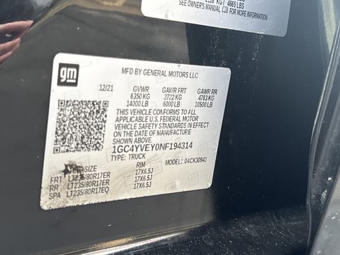 Used 2022 Chevrolet Silverado 3500 High Country w/ Safety Package II image 32