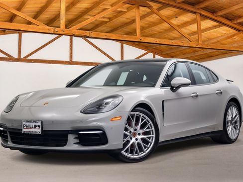 Used 2018 Porsche Panamera 4 AWD/4WD image 1