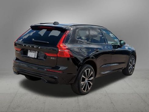 Used 2024 Volvo XC60 B5 Ultimate w/ Protection Package Premier AWD/4WD image 6