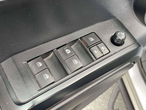 Used 2019 Toyota Tacoma SR w/ SR Convenience Package RWD image 17