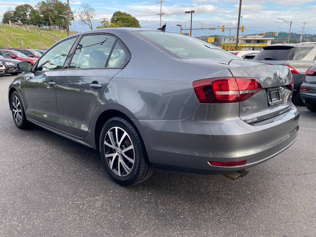 Used 2016 Volkswagen Jetta SE FWD image 5