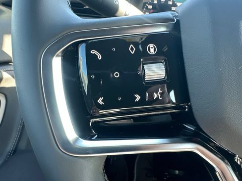 Certified 2025 Land Rover Discovery Sport Dynamic SE AWD/4WD image 17