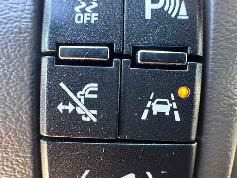 Used 2017 GMC Yukon Denali AWD/4WD image 14