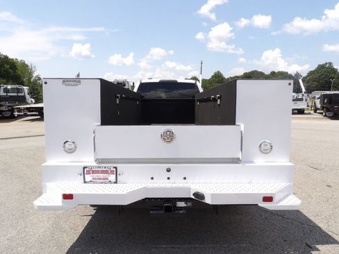 Used 2024 Ford F550 4x4 Crew Cab Super Duty w/ XLT Value Package image 6