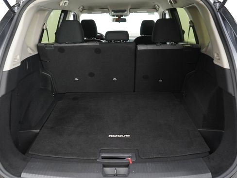 Used 2023 Nissan Rogue SV image 9