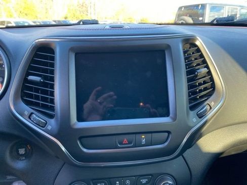 Used 2022 Jeep Cherokee Trailhawk w/ Technology Group B image 25