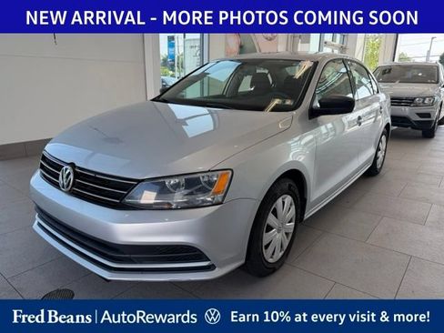 Used 2015 Volkswagen Jetta S FWD image 2