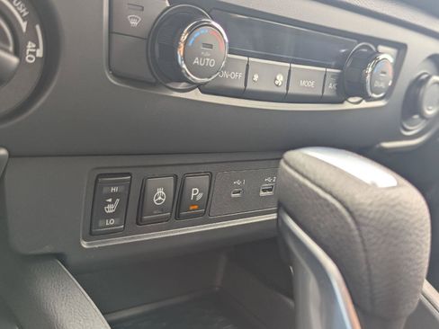 New 2026 Nissan Frontier SV w/ All-Weather Content Package AWD/4WD image 22
