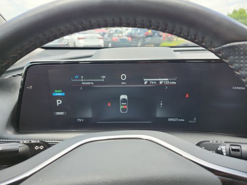 Used 2023 Nissan Ariya AWD image 16