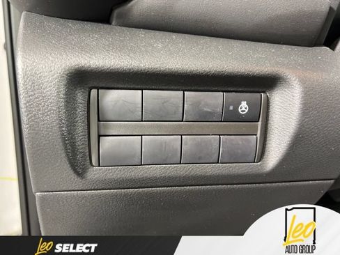 Used 2023 Nissan Kicks SR w/ SR Premium Package FWD image 21