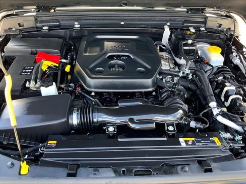 Used 2023 Jeep Wrangler Sahara image 31