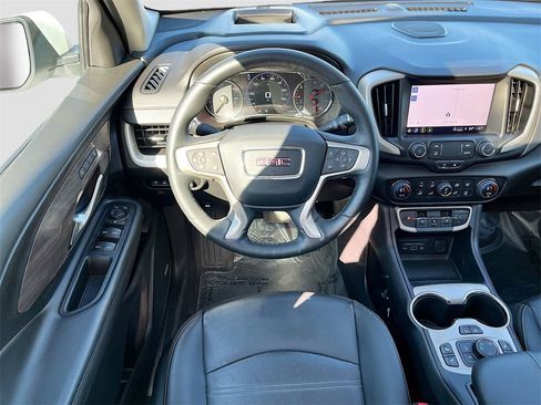 Used 2024 GMC Terrain Denali w/ Denali Premium Package image 22