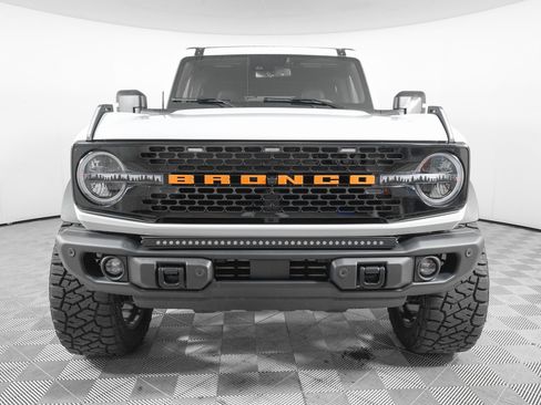 Used 2023 Ford Bronco Wildtrak image 2