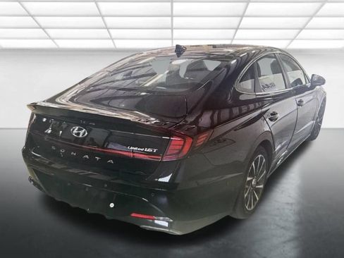 Used 2023 Hyundai Sonata Limited FWD image 2